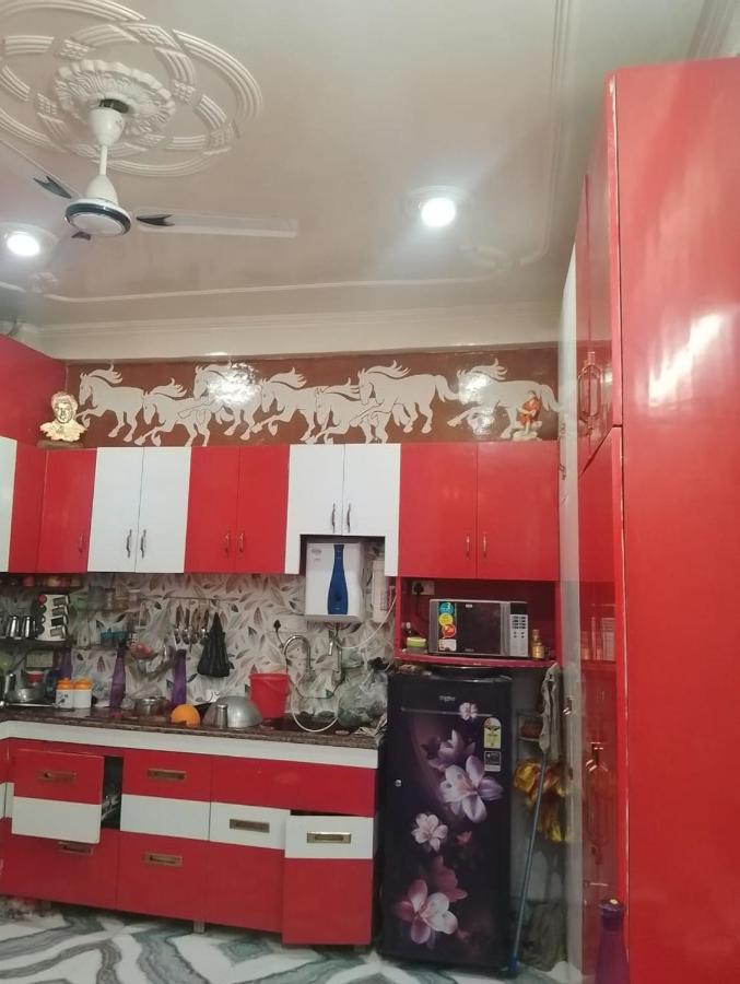 Aparna Niwas Home Stay Family Friendly Varanasi Exterior photo