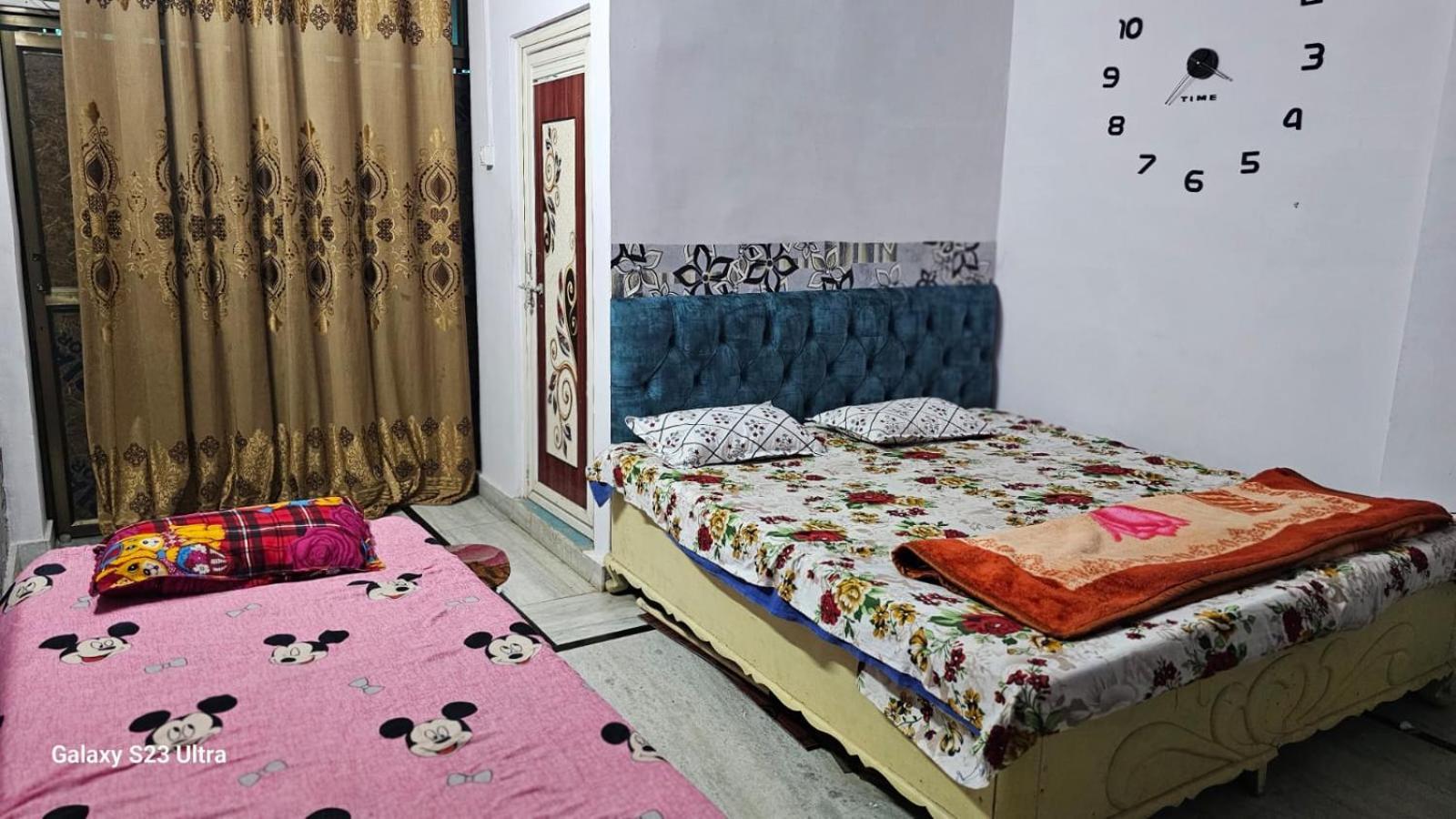 Aparna Niwas Home Stay Family Friendly Varanasi Exterior photo